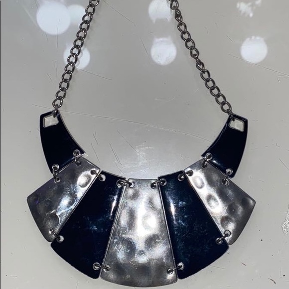 Black and Silver bib necklace - Picture 1 of 1